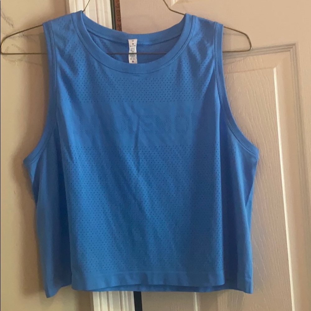 Lululemon breeze by muscle crop tank